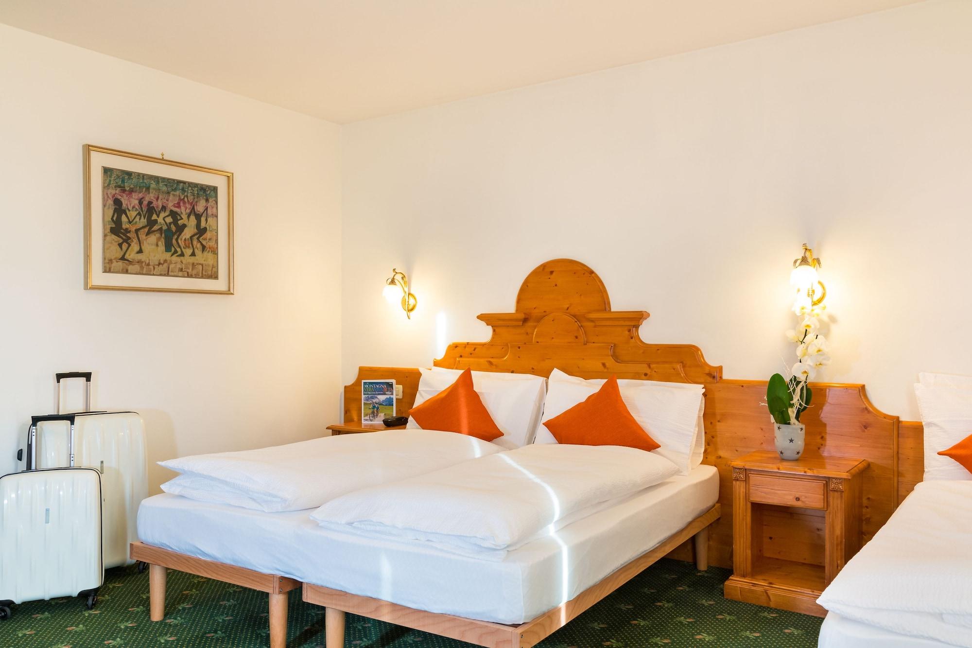 Hotel Bonapace ***S Мадонна-ди-Кампильо Экстерьер фото
