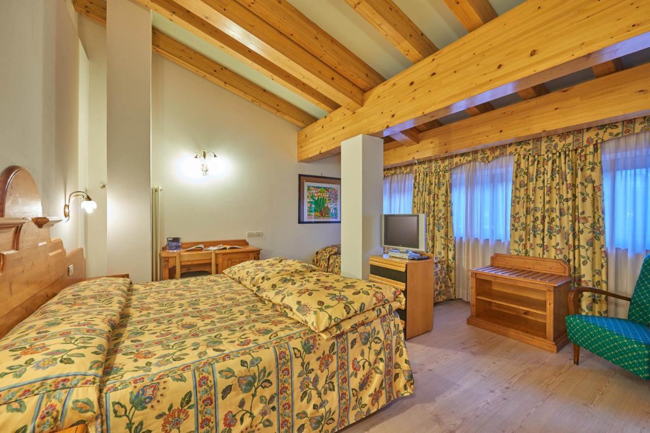Hotel Bonapace ***S Мадонна-ди-Кампильо Экстерьер фото