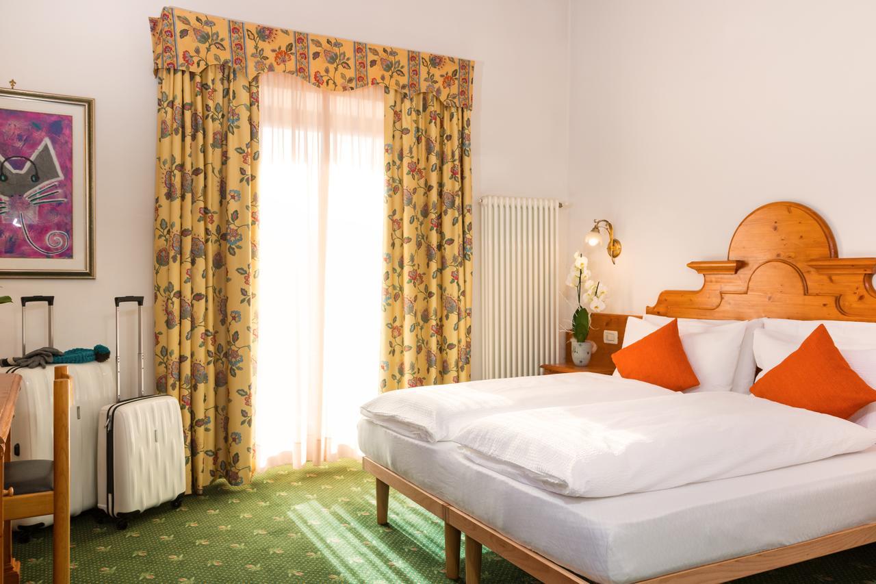 Hotel Bonapace ***S Мадонна-ди-Кампильо Экстерьер фото