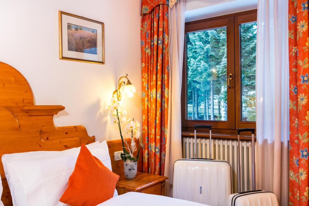 Hotel Bonapace ***S Мадонна-ди-Кампильо Экстерьер фото